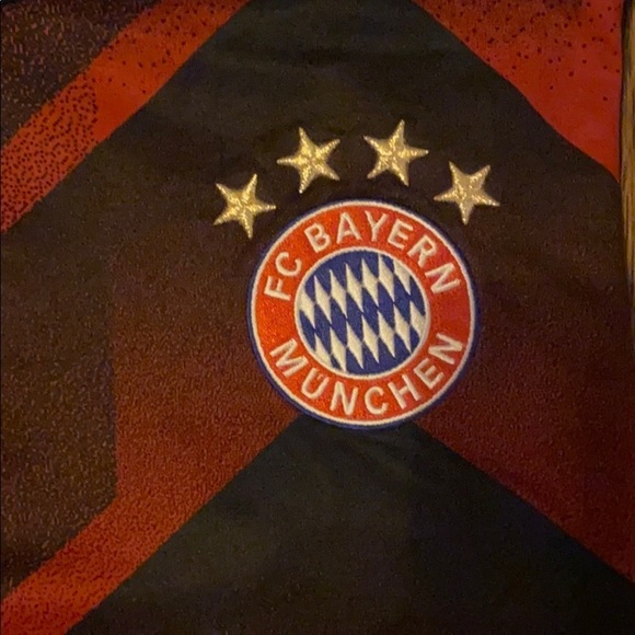NWOT 2017 short sleeve Munich Pre-Match Shirt - Picture 2 of 9